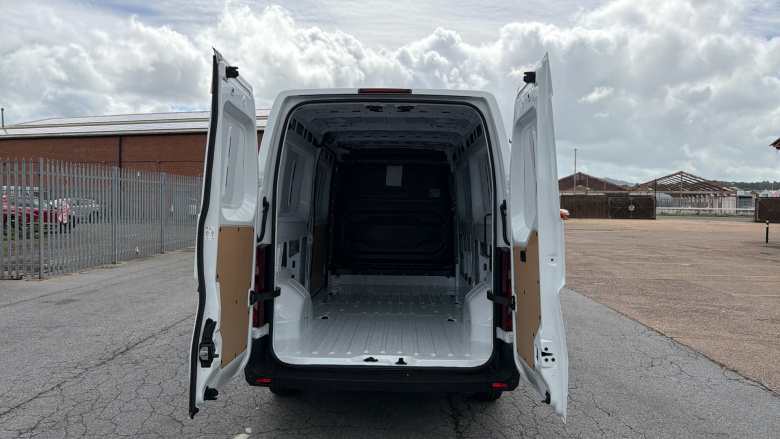 Renault Master Lwb Diesel Fwd LM35 Blue dCi 150 Advance Medium Roof Van